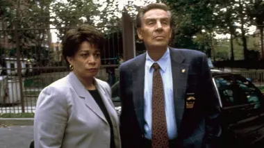 New York, police judiciaire S06E12 Un cadeau empoisonné