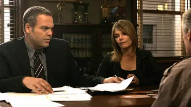 New York, section criminelle S05E14 En service commandé