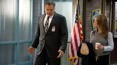 New York, section criminelle S10E01 De fil en aiguille