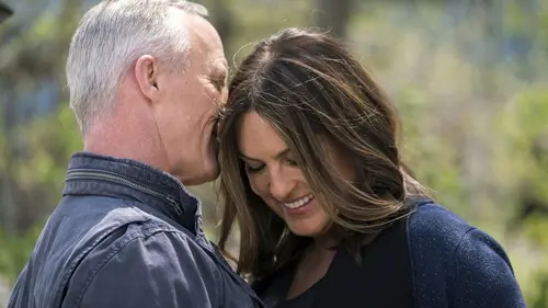 Photos de New York Unité Spéciale S17E23 L'heure des départs