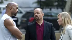 New York Unité Spéciale S18E17 Fake News