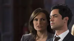 New York Unité Spéciale  S14E20 Entre les murs