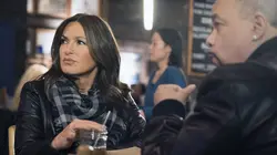 New York Unité Spéciale S17E15 À double titre