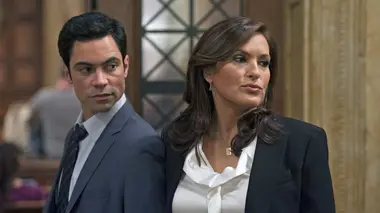 New York Unité Spéciale S14E12 Un homme peut en cacher un autre