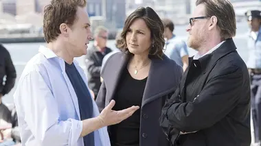 New York Unité Spéciale S15E22 Place au doute