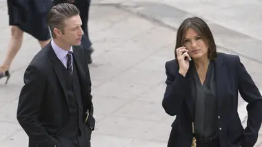 New York Unité Spéciale S17E01 Aux yeux de tous