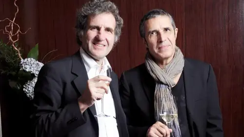 Julien Clerc rend hommage à son frère Gérard Leclerc dans son nouvel album (vidéo)