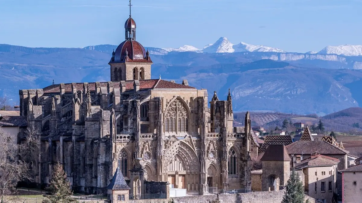Village préféré des Français 2025 : Saint-Antoine-l’Abbaye (Isère) remporte le titre