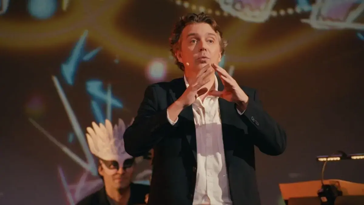 Alex Vizorek réenchante Le Carnaval des animaux dans un spectacle immersif sur France 4