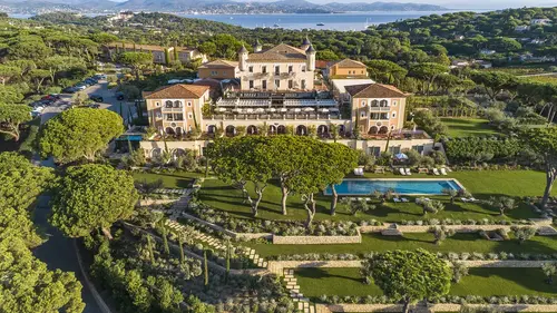 The White Lotus pose ses valises à Saint-Tropez avec trois acteurs français pour la saison 4