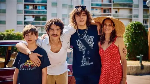 Juste une illusion : Camille Cottin et Louis Garrel réunis dans une comédie de Nakache et Toledano