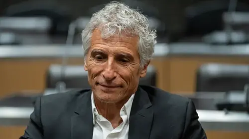 Pourquoi Nagui a décidé de saisir la justice face à Cyril Hanouna et Charles Alloncle