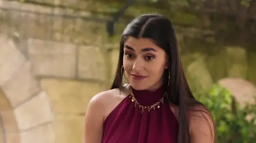 Ici tout commence en avance : résumé du 19 juin 2026 (spoiler). Tom et  Julia s'embrassent.