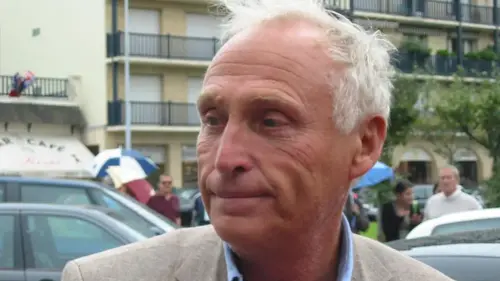 Jean-Marc Sylvestre est mort à 79 ans : retour sur sa carrière de journaliste économique.