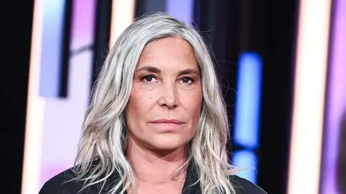 Zazie dénonce une usurpation d’identité sur internet et annonce porter plainte