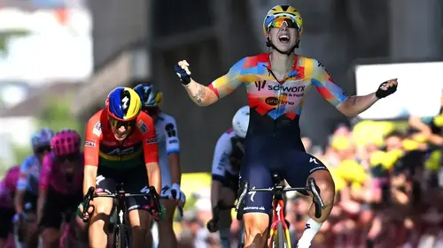 Tour de France Femmes 2026 : résumé vidéo de la 1ère étape à Lausanne