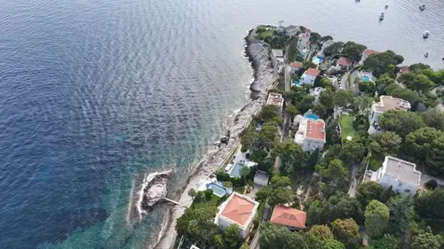De la Bretagne à la Côte d’Azur, Enquête exclusive sur les scandales qui défigurent le littoral