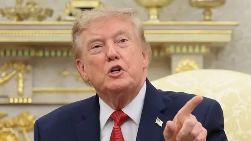 « Tais-toi ! » : Donald Trump humilie une journaliste de CNN après une question sur Natalie Harp