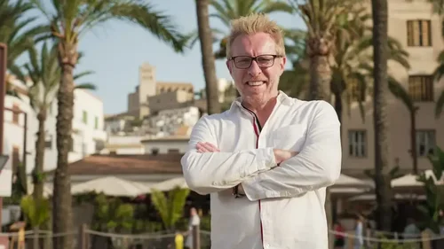 Des criques de Majorque aux nuits d’Ibiza : Jérôme Pitorin explore les Baléares dans Echappées belles