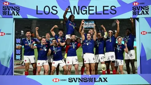Antoine Dupont remporte, avec les Bleus, son premier trophée au rugby à 7  !