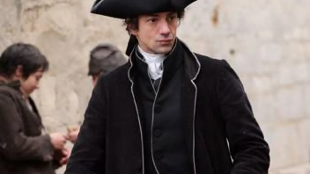 Nicolas Le Floch S01E02 L'énigme des blancs-manteaux