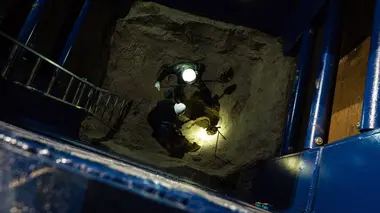 Nikola Tesla : le mystère du rayon de la mort S01E01 Savant fou à Long Island