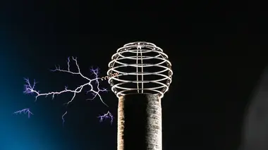 Nikola Tesla : le mystère du rayon de la mort S01E05 Une super-arme
