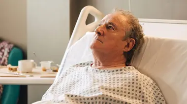 Nina S05E09 Contretemps