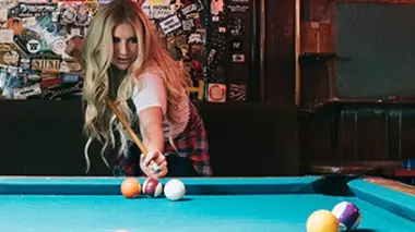 Nashville avec Kesha, Jelly Roll