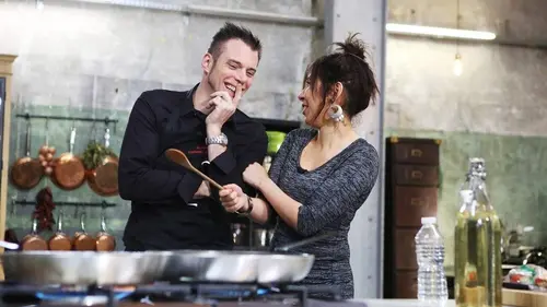 Norbert, commis d'office Amine et le tiramisu / Flora et sa poêlée asiatique