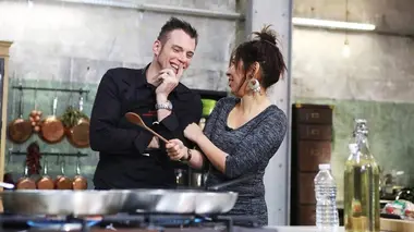 Norbert, commis d'office Amine et le tiramisu / Flora et sa poêlée asiatique