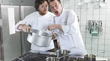 Norbert et Jean : le défi Transformer des plats typiques de la restauration rapide en plats gastronomiques