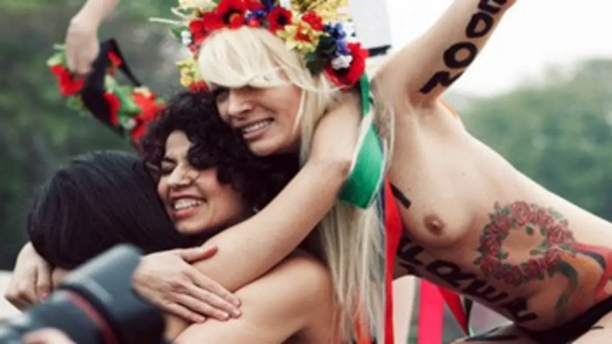 Nos seins, nos armes