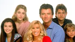 Notre belle famille S01E19 Le Trianon Club