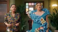 Notre petite ambassade S01E06 Un pour tous, tous pour un