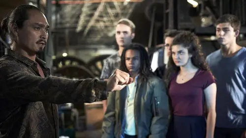 Nowhere Boys S04E05 Combat pour l'intermonde : A la recherche du carnet