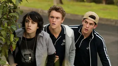 Nowhere Boys S02E04 Entre deux mondes : La quête du nouvel élément
