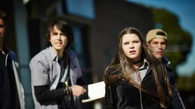 Nowhere Boys S02E07 Entre deux mondes : Deux pères