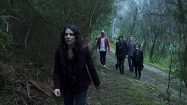 Nowhere Boys S02E09 Entre deux mondes : Mensonges