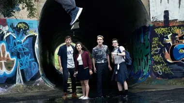 Nowhere Boys S04E08 Combat pour l'intermonde : Hors-la-loi