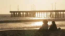 On the Verge  S01E01 Presque deux mois auparavant