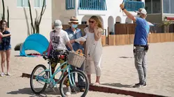 On the Verge  S01E01 Presque deux mois auparavant