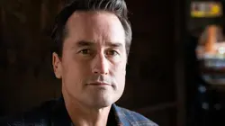 One Lane Bridge S01E05 L'acceptation