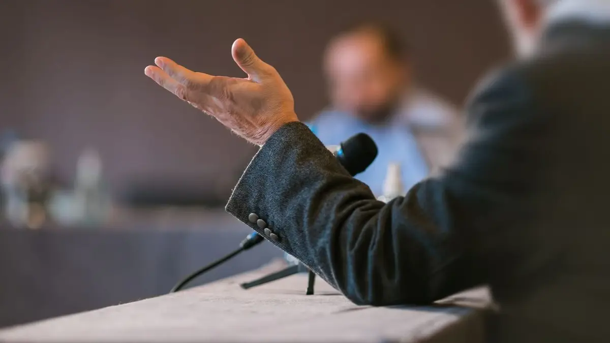 Opinions, Les Engagés