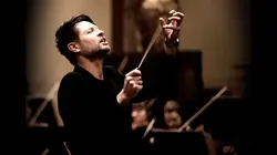 Sur Mezzo à 19h30 : Orchestre Philharmonique de Varsovie, Krzysztof Urbański : Mozart, Górecki