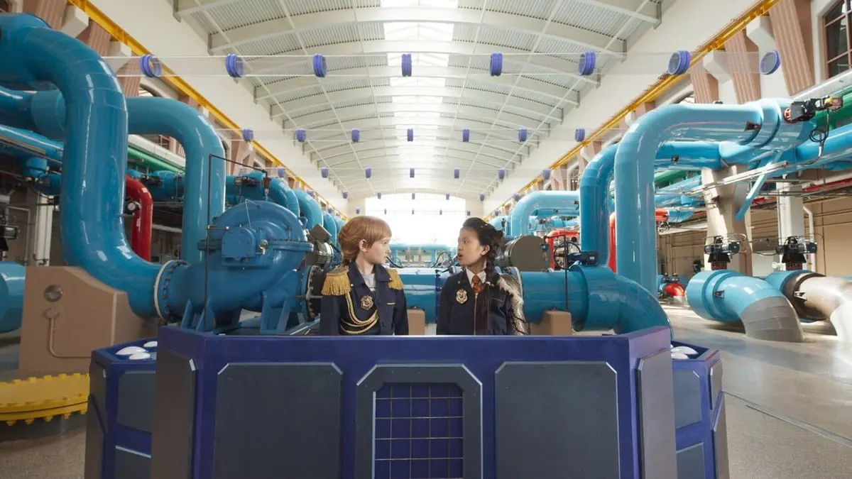 Organisation super insolite S03E13 Dans les tubes