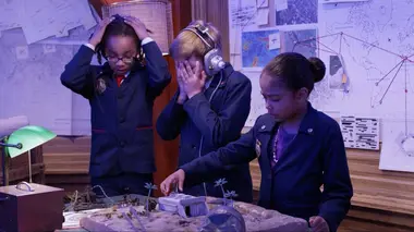 Deux fauteuils pour quatre