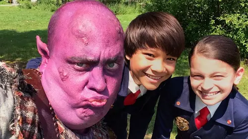 Organisation super insolite S01E15 L'antidote insolite