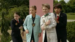 Organisation super insolite S01E19 Journée portes fermées