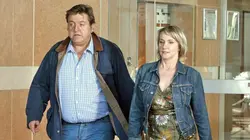 P.J. S11E13 Crise d'identité